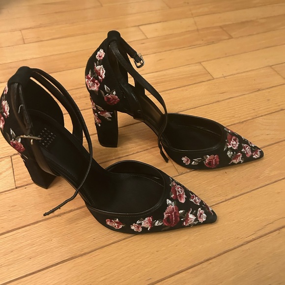 White House Black Market Heels, Size 9M - Picture 6 of 8